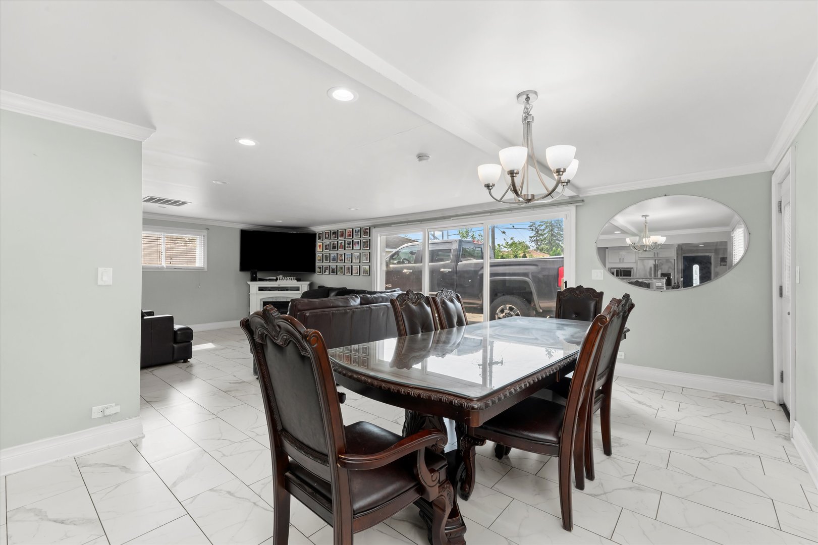 6315 W 83rd Place, Burbank, IL 60459