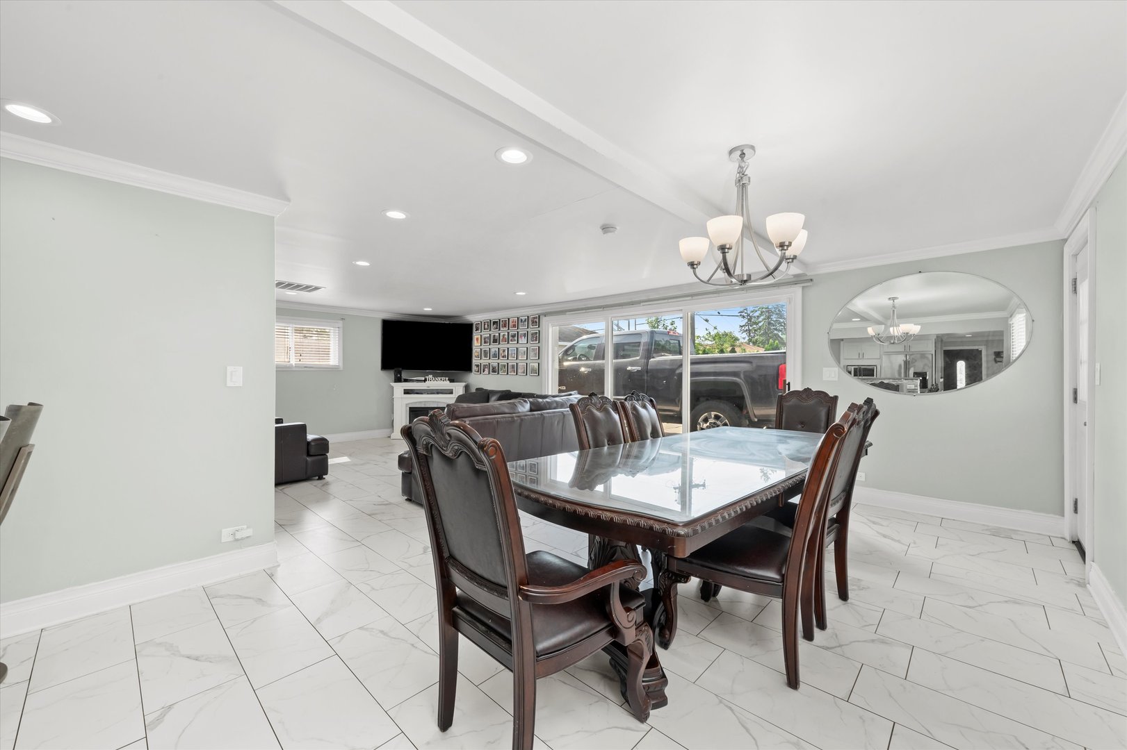 6315 W 83rd Place, Burbank, IL 60459