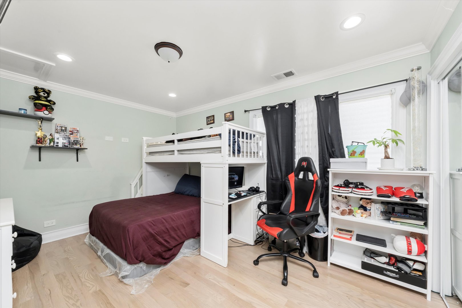 6315 W 83rd Place, Burbank, IL 60459