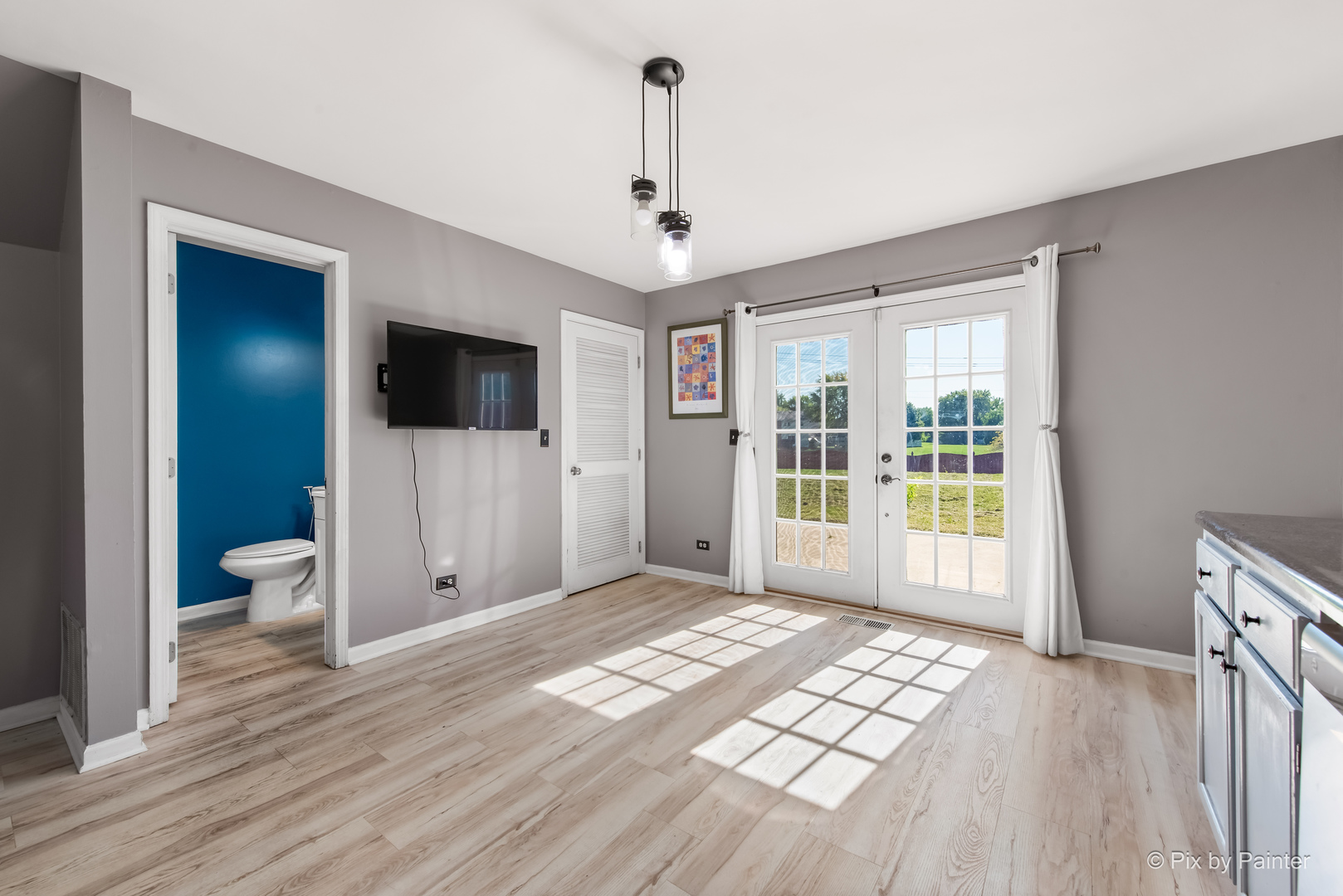 1200 Andover Circle, Aurora, IL 60504