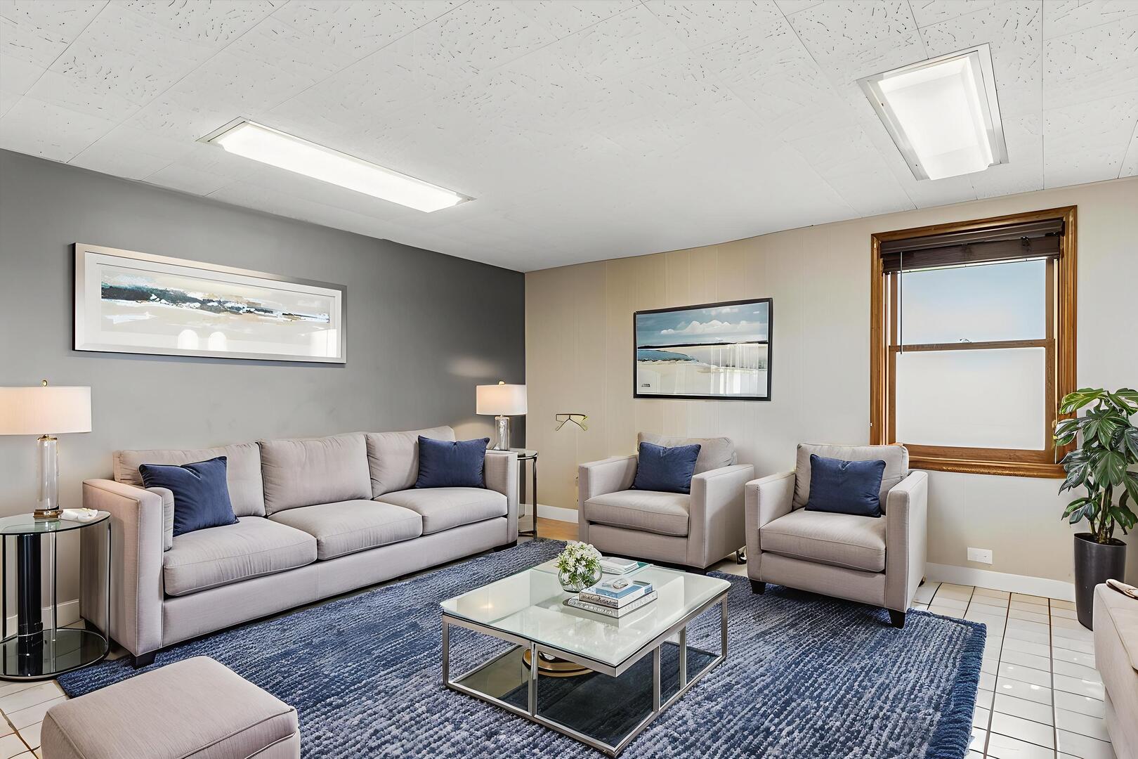 353 E Butterfield Road, Elmhurst, IL 60126