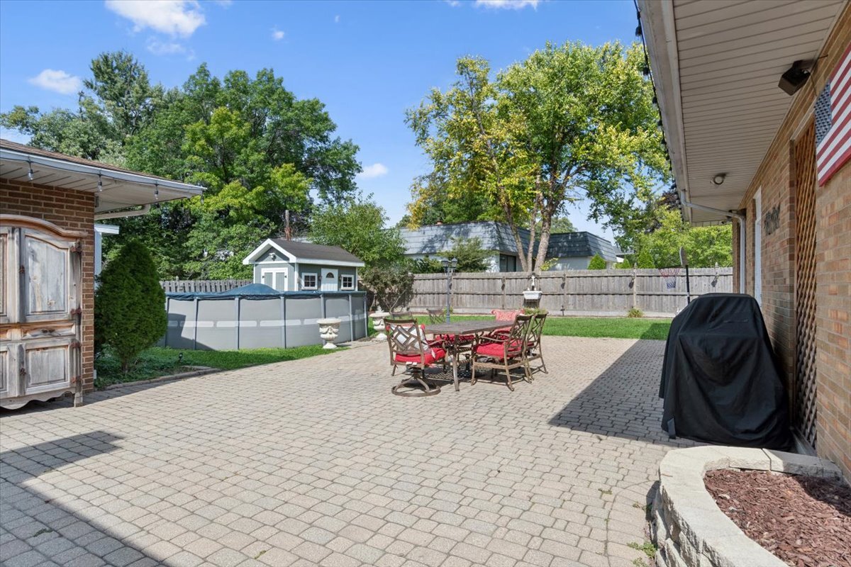353 E Butterfield Road, Elmhurst, IL 60126