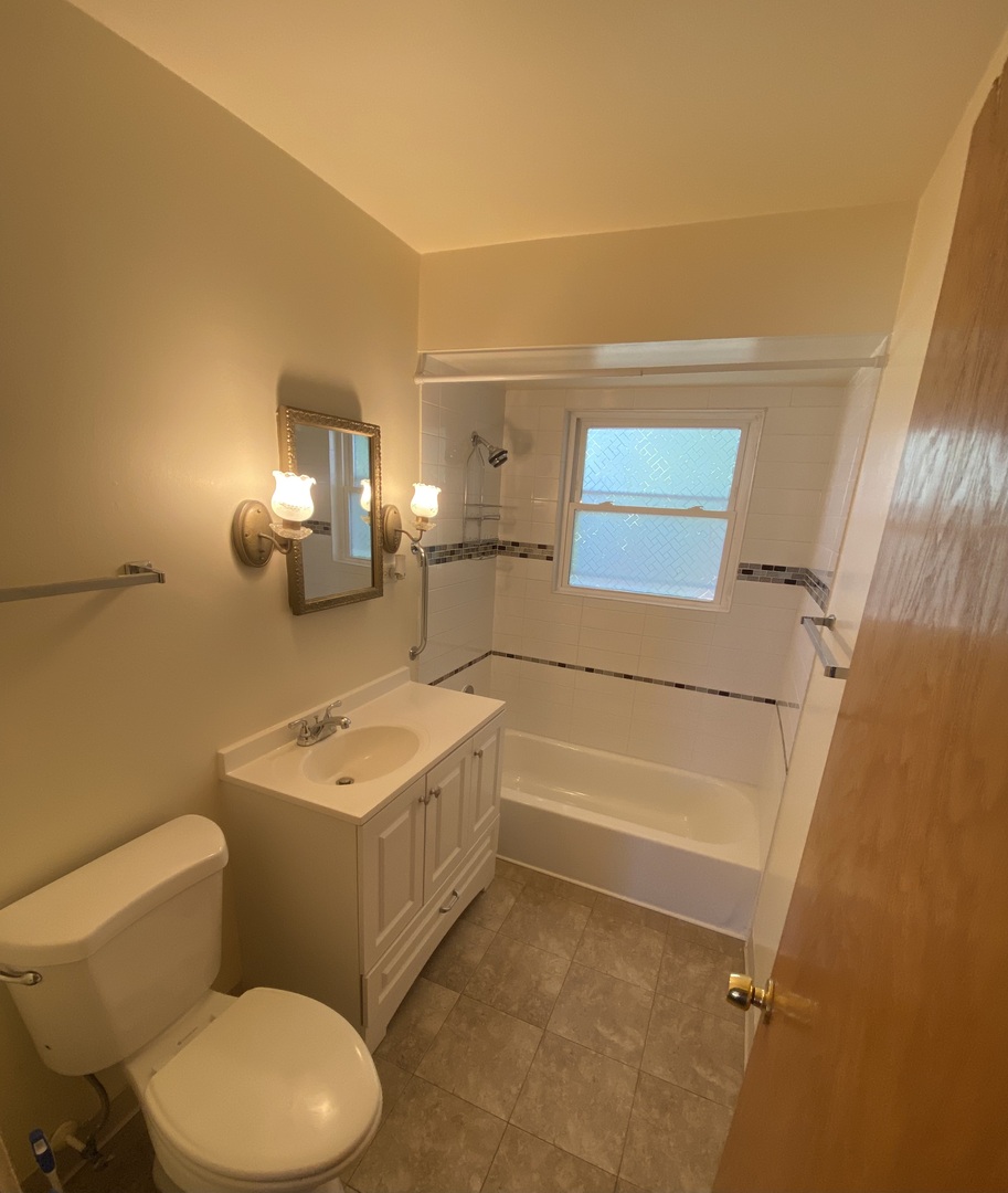 18231 Morgan Street #2N, Homewood, IL 60430
