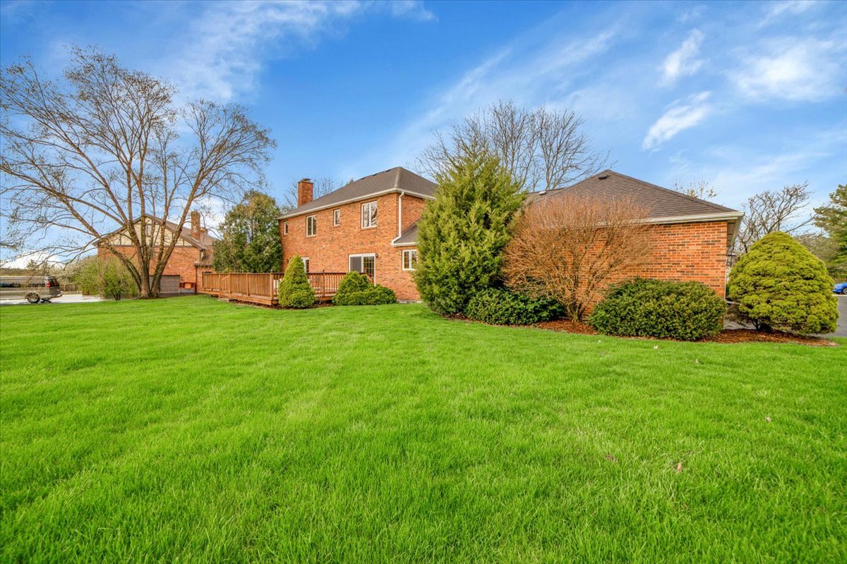 1S221 N Flanders Lane, Winfield, IL 60190