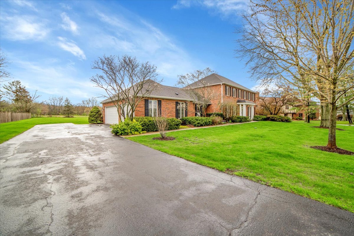 1S221 N Flanders Lane, Winfield, IL 60190