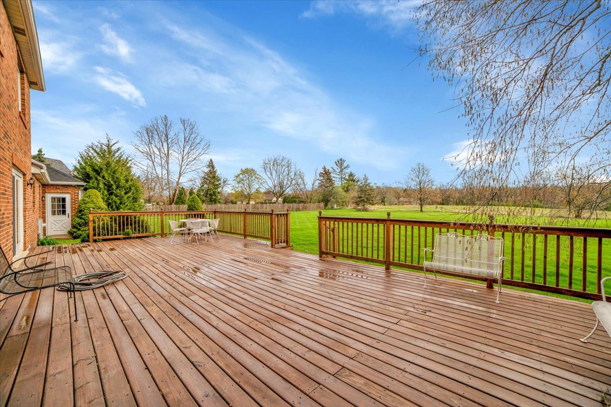 1S221 N Flanders Lane, Winfield, IL 60190