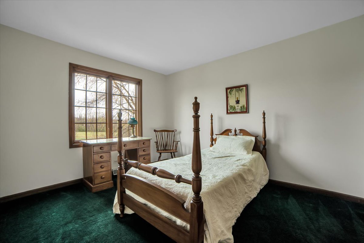 1S221 N Flanders Lane, Winfield, IL 60190