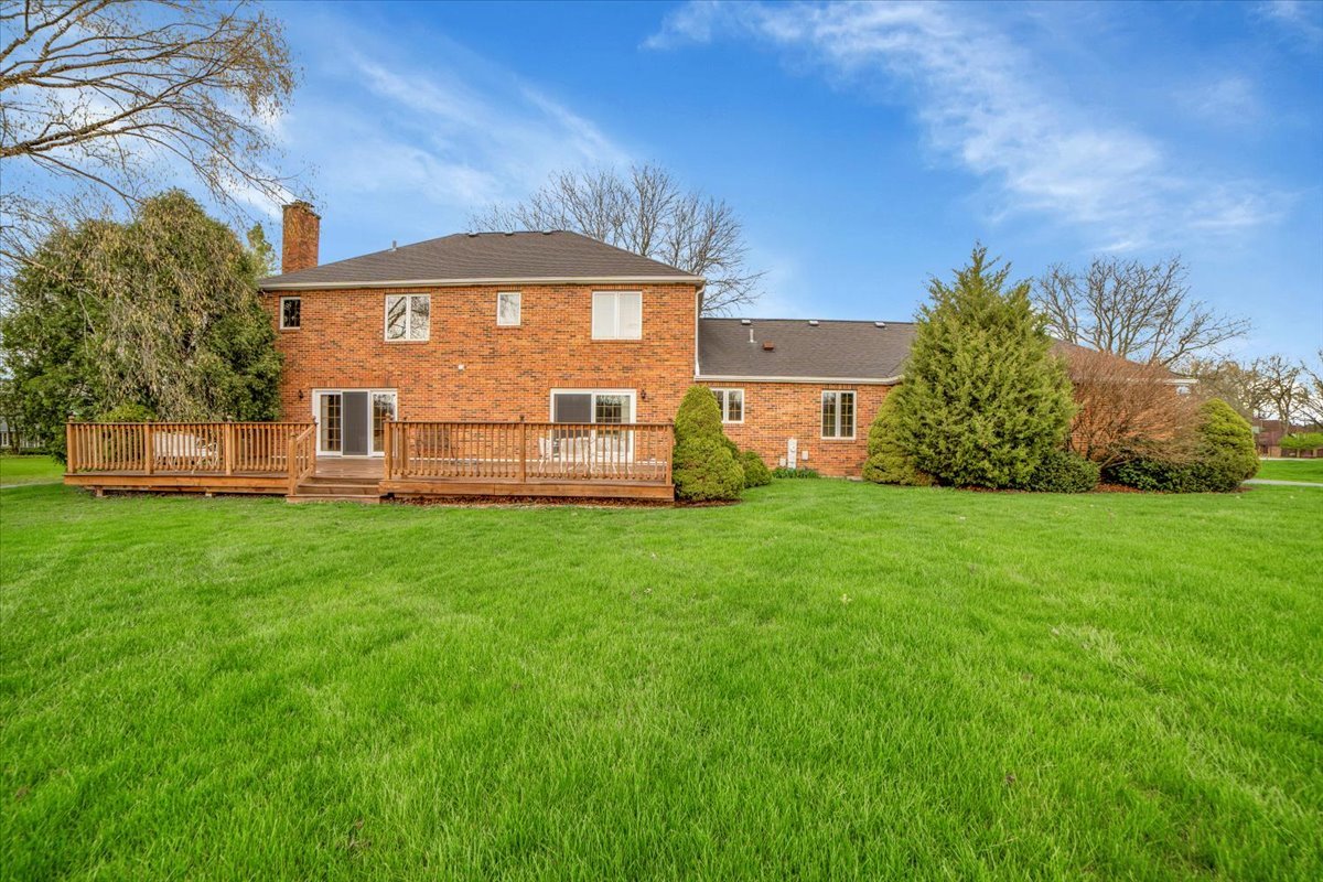 1S221 N Flanders Lane, Winfield, IL 60190