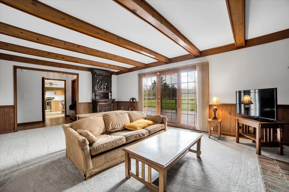 1S221 N Flanders Lane, Winfield, IL 60190