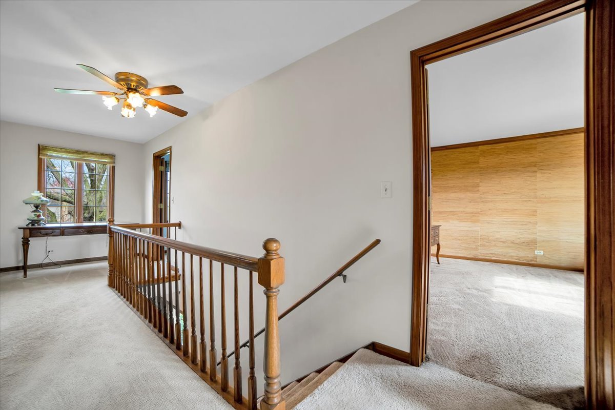 1S221 N Flanders Lane, Winfield, IL 60190