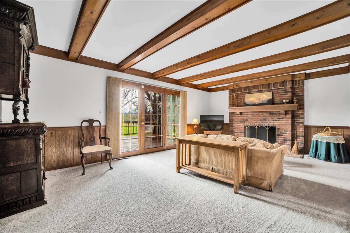 1S221 N Flanders Lane, Winfield, IL 60190