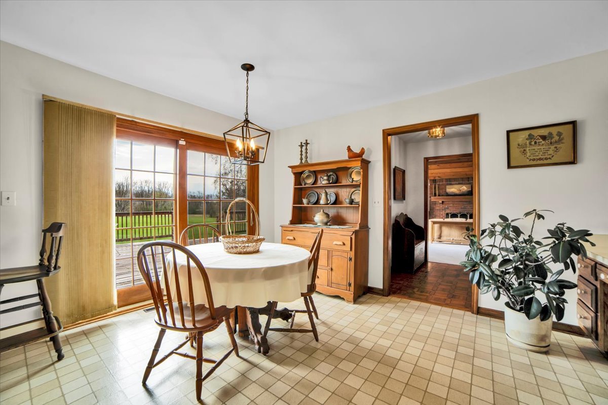 1S221 N Flanders Lane, Winfield, IL 60190