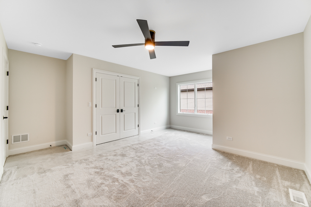 9004 Port Washington Drive, Frankfort, IL 60423