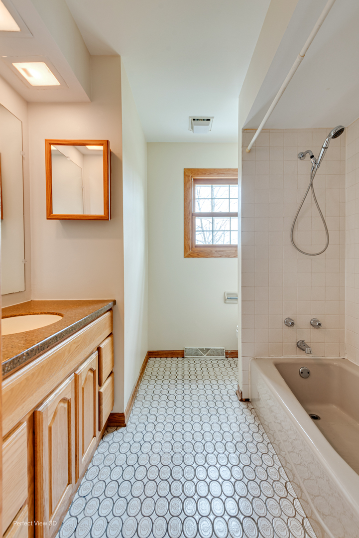 Naperville, IL 60563