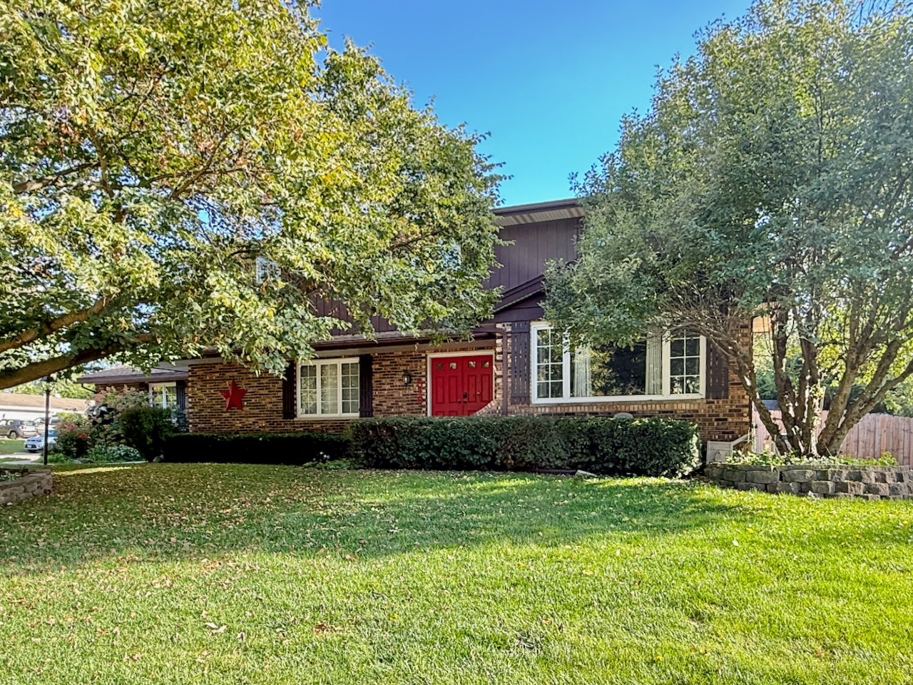 519 OAK Drive, East Dundee, IL 60118