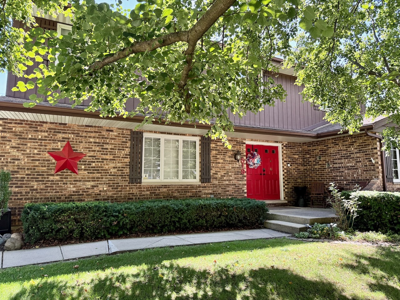 519 OAK Drive, East Dundee, IL 60118