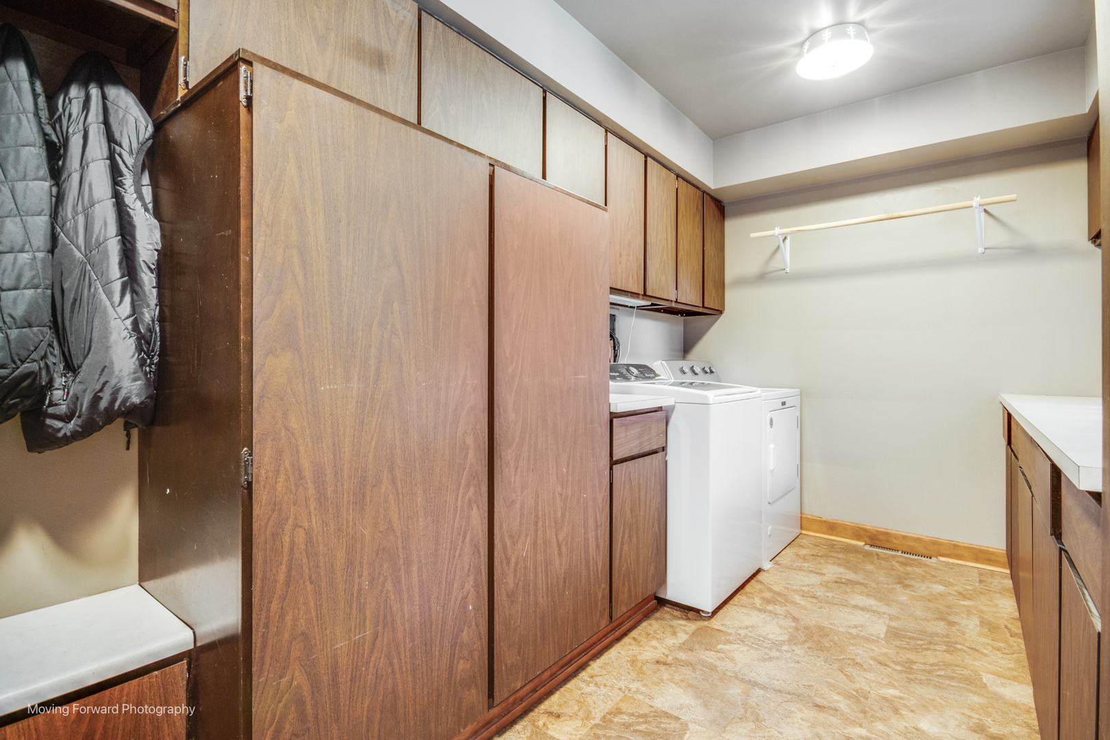 519 OAK Drive, East Dundee, IL 60118