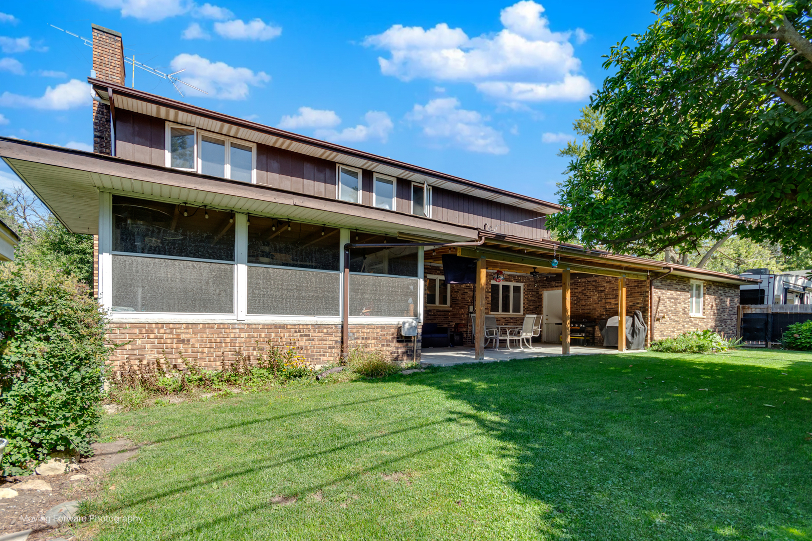 519 OAK Drive, East Dundee, IL 60118