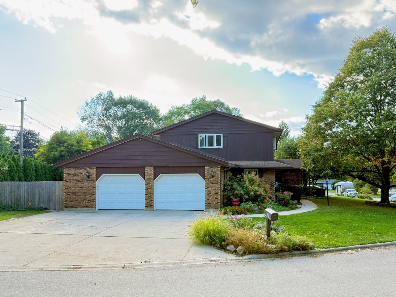 519 OAK Drive, East Dundee, IL 60118