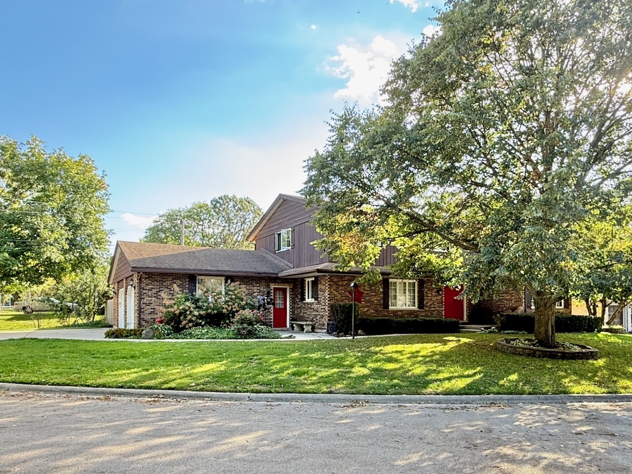 519 OAK Drive, East Dundee, IL 60118