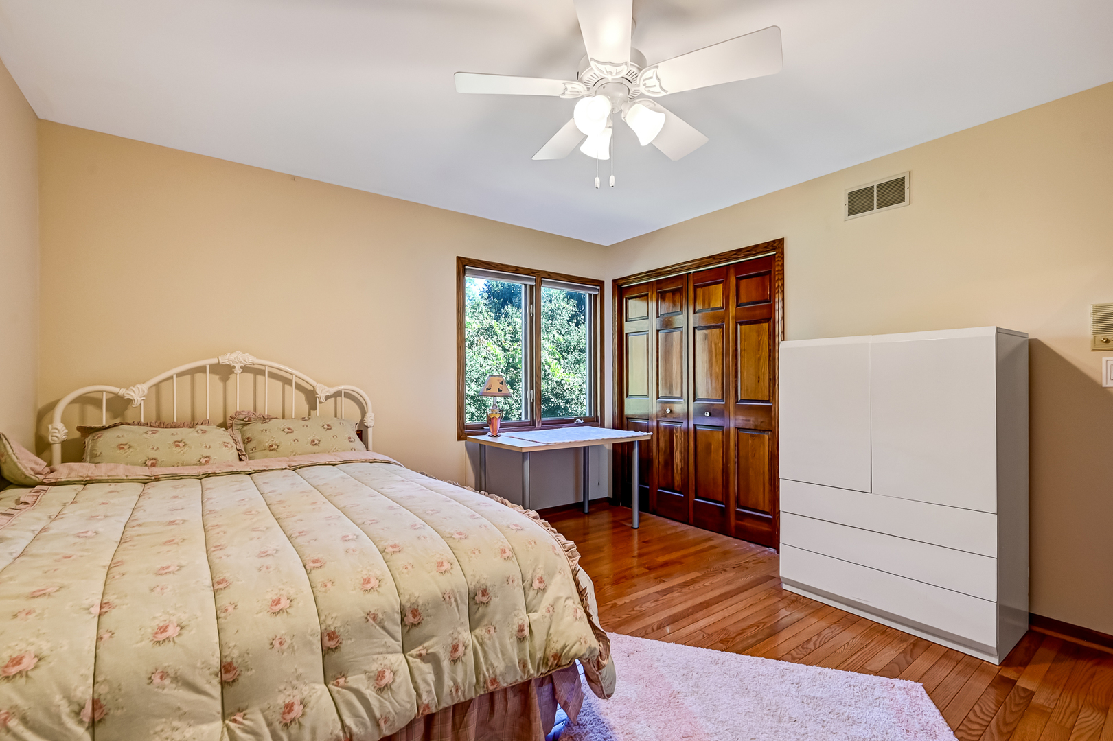 8826 Carlisle Court, Darien, IL 60561