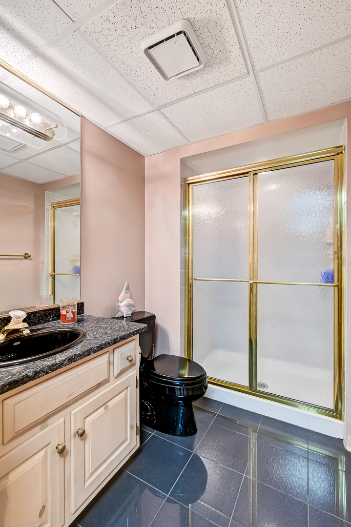 8826 Carlisle Court, Darien, IL 60561