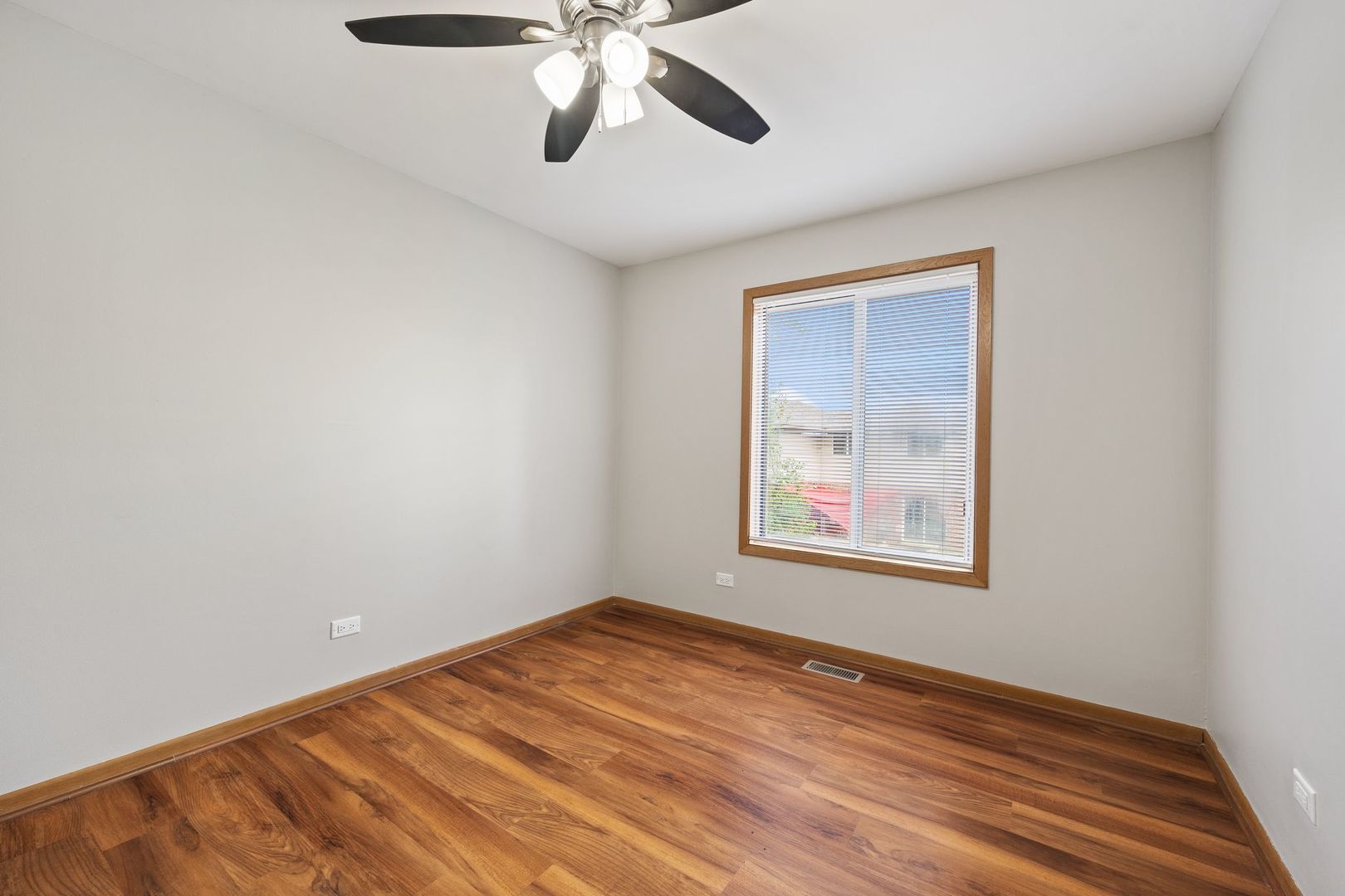 35 Terry Drive #D, Roselle, IL 60172