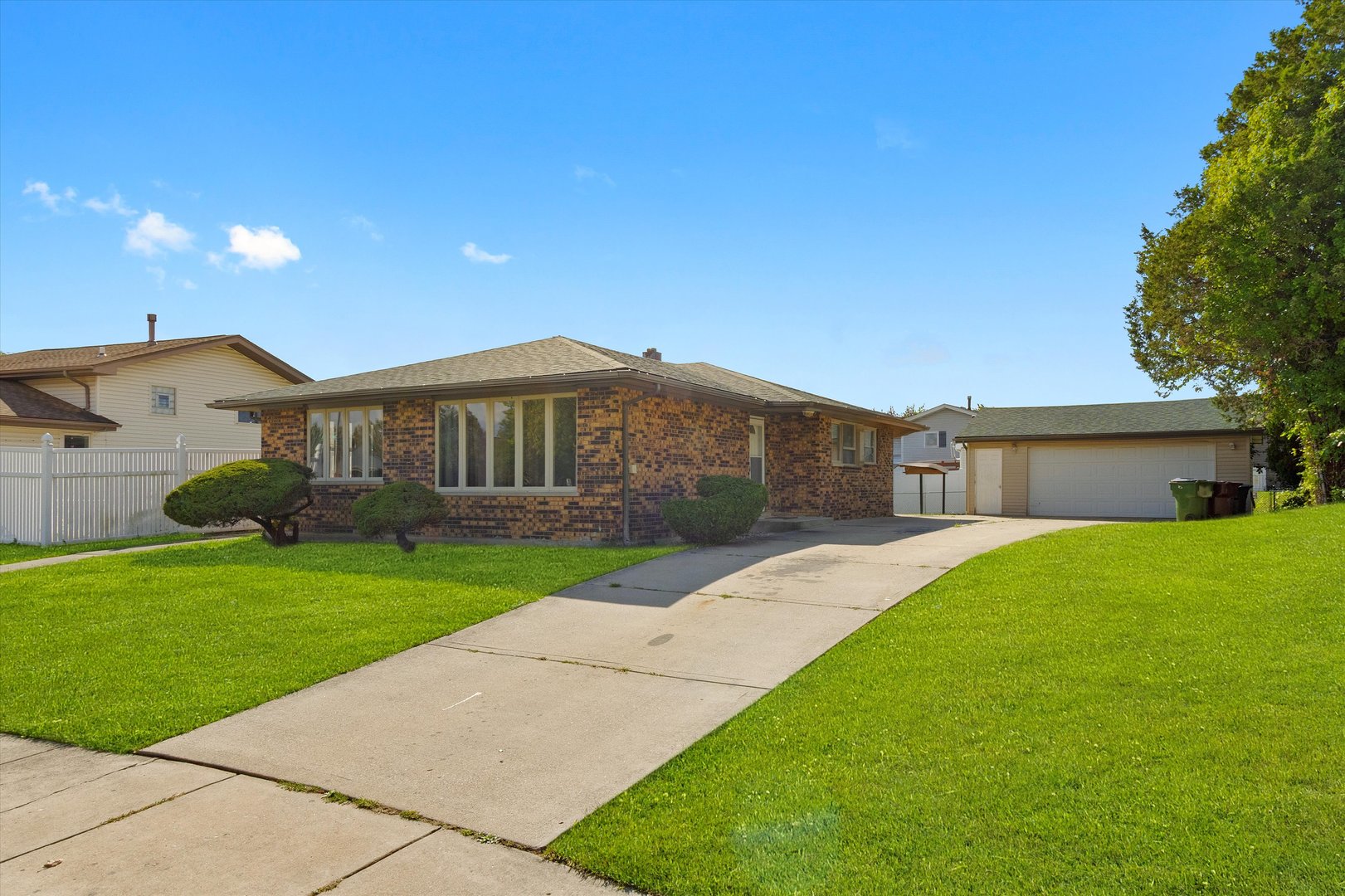 16666 Parliament Avenue, Tinley Park, IL 60477