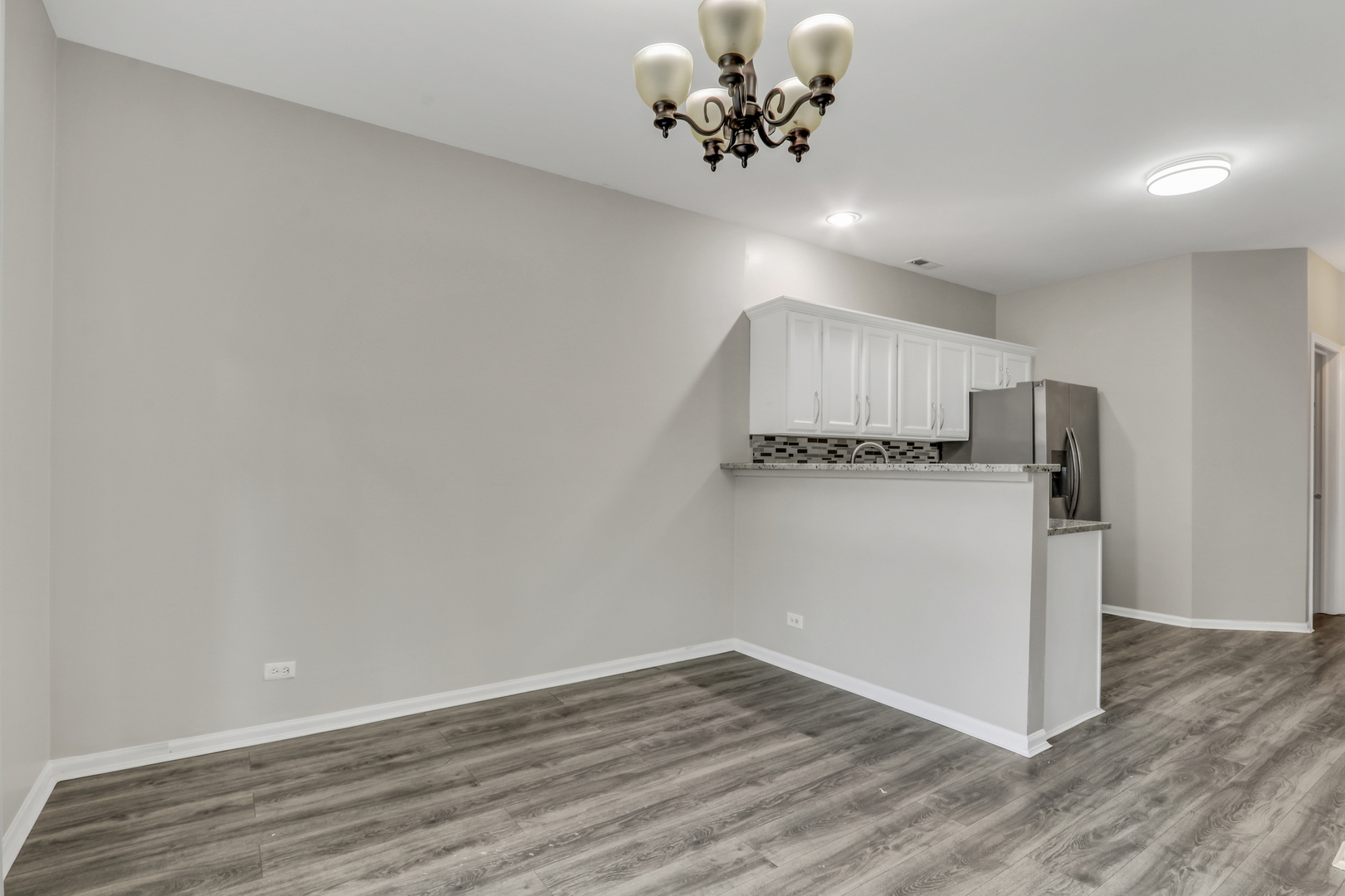 2804 Falling Waters Lane, Lindenhurst, IL 60046