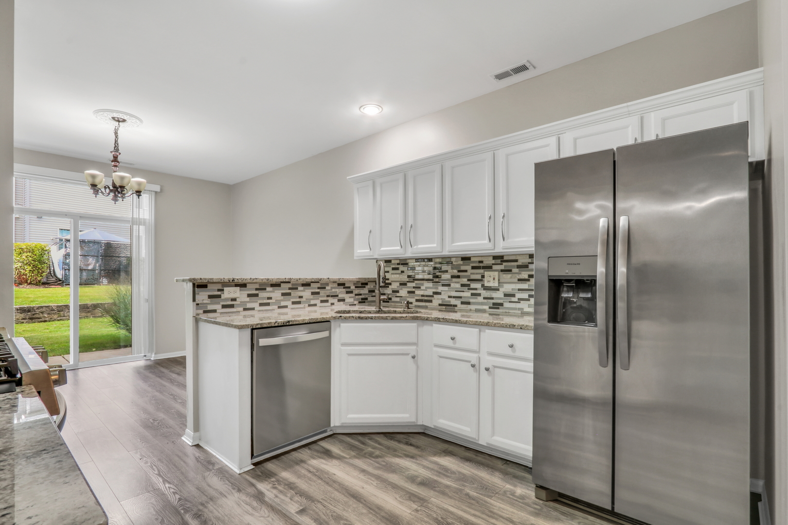 2804 Falling Waters Lane, Lindenhurst, IL 60046