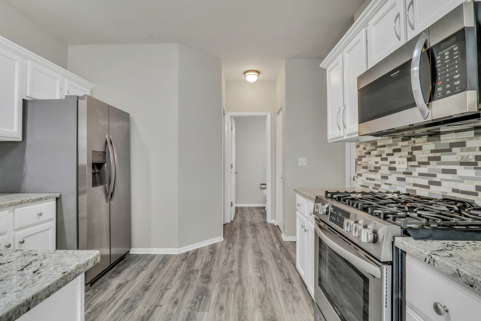 2804 Falling Waters Lane, Lindenhurst, IL 60046