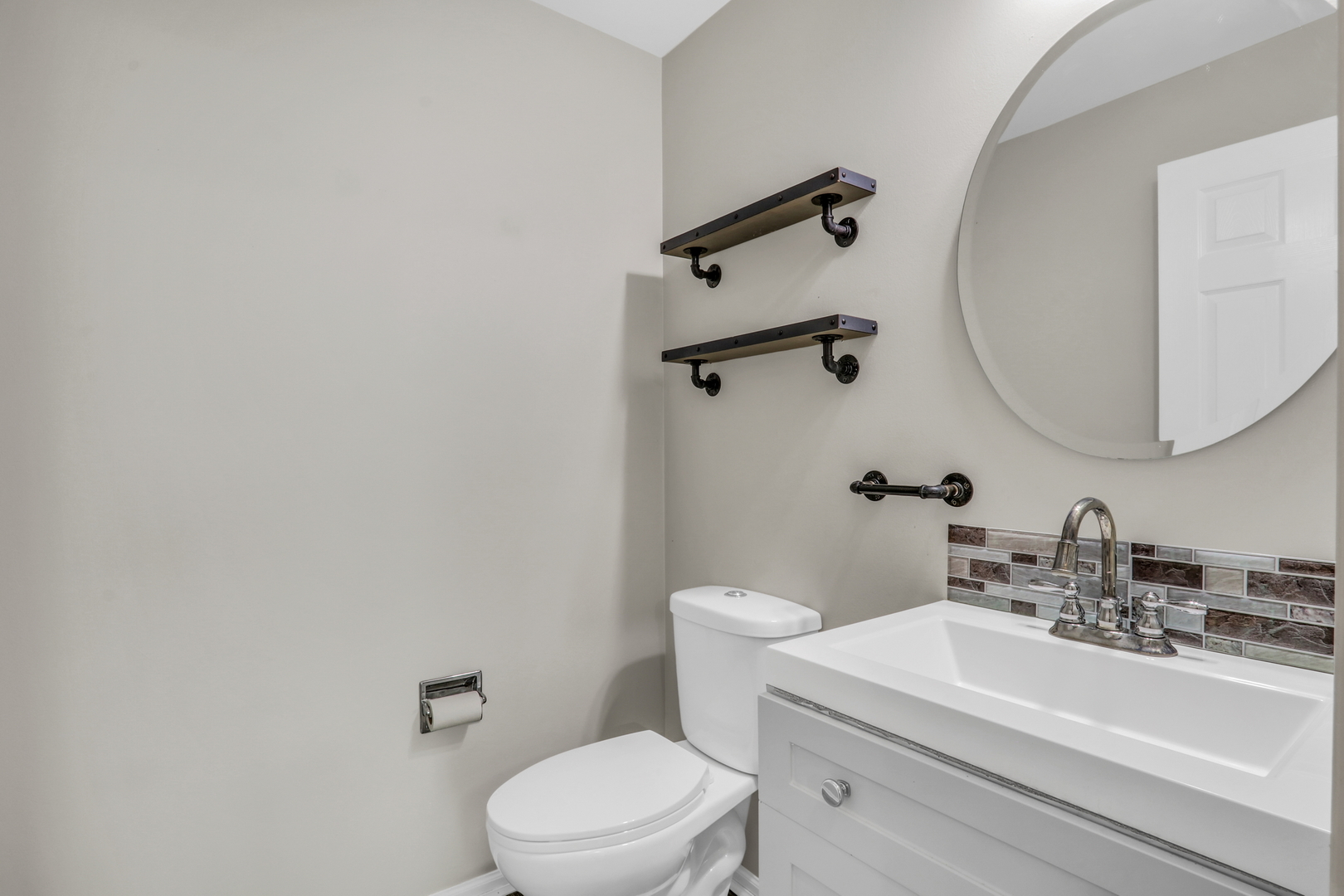 2804 Falling Waters Lane, Lindenhurst, IL 60046