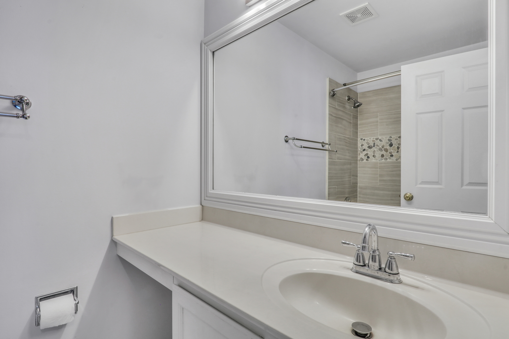 2804 Falling Waters Lane, Lindenhurst, IL 60046