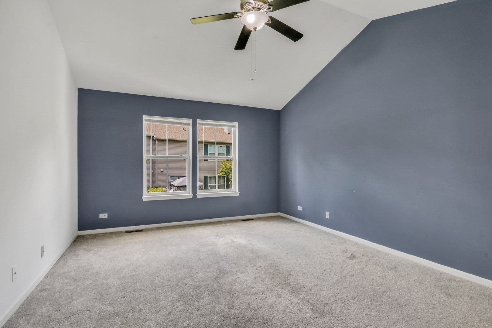 2804 Falling Waters Lane, Lindenhurst, IL 60046