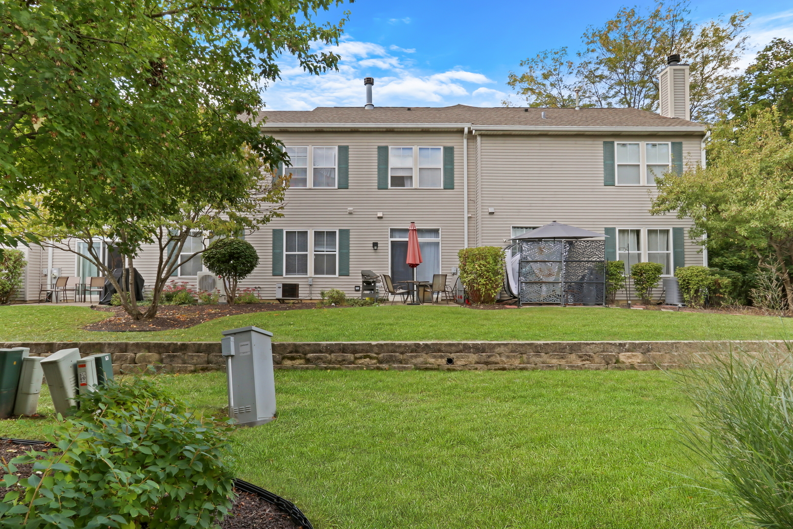 2804 Falling Waters Lane, Lindenhurst, IL 60046