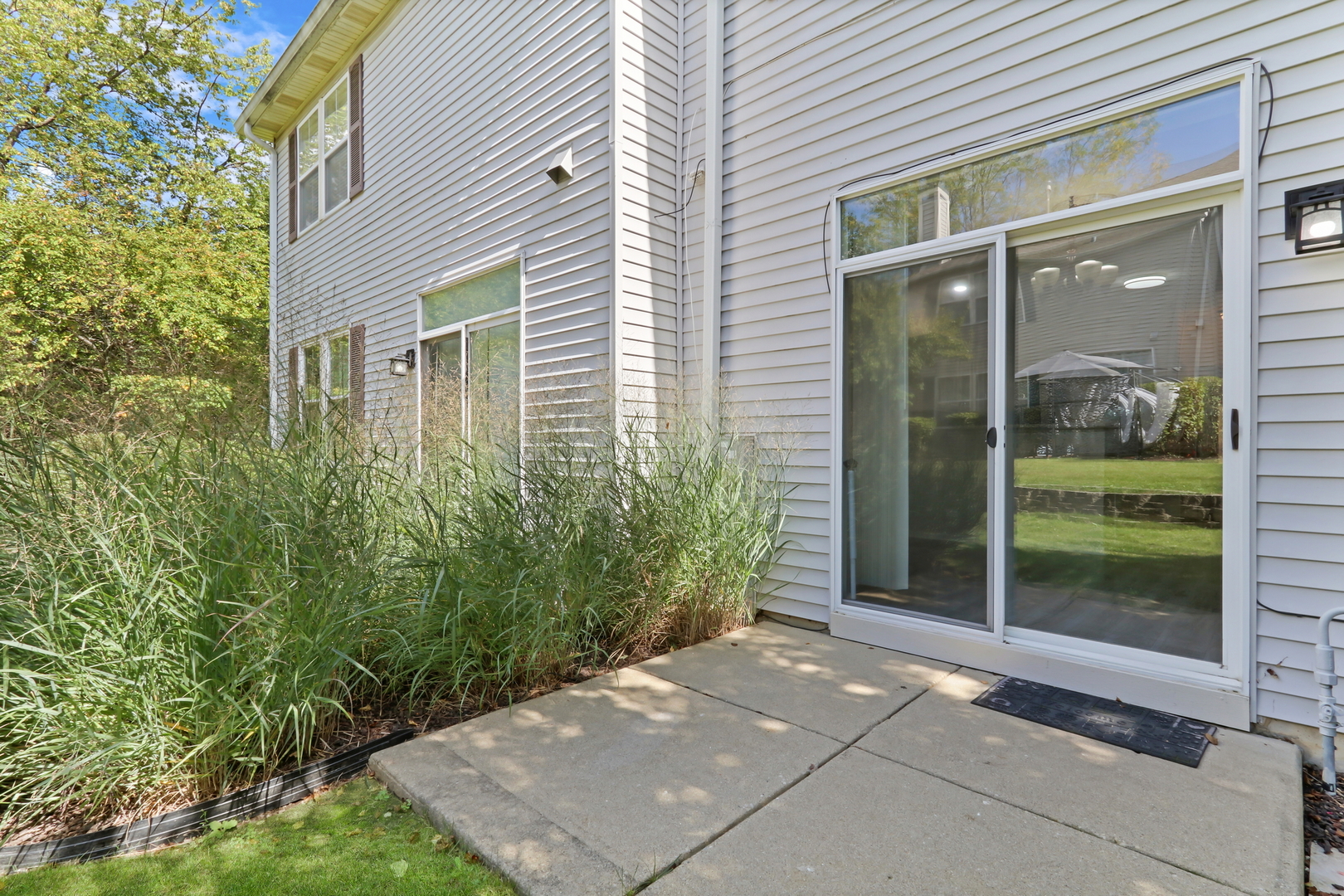 2804 Falling Waters Lane, Lindenhurst, IL 60046