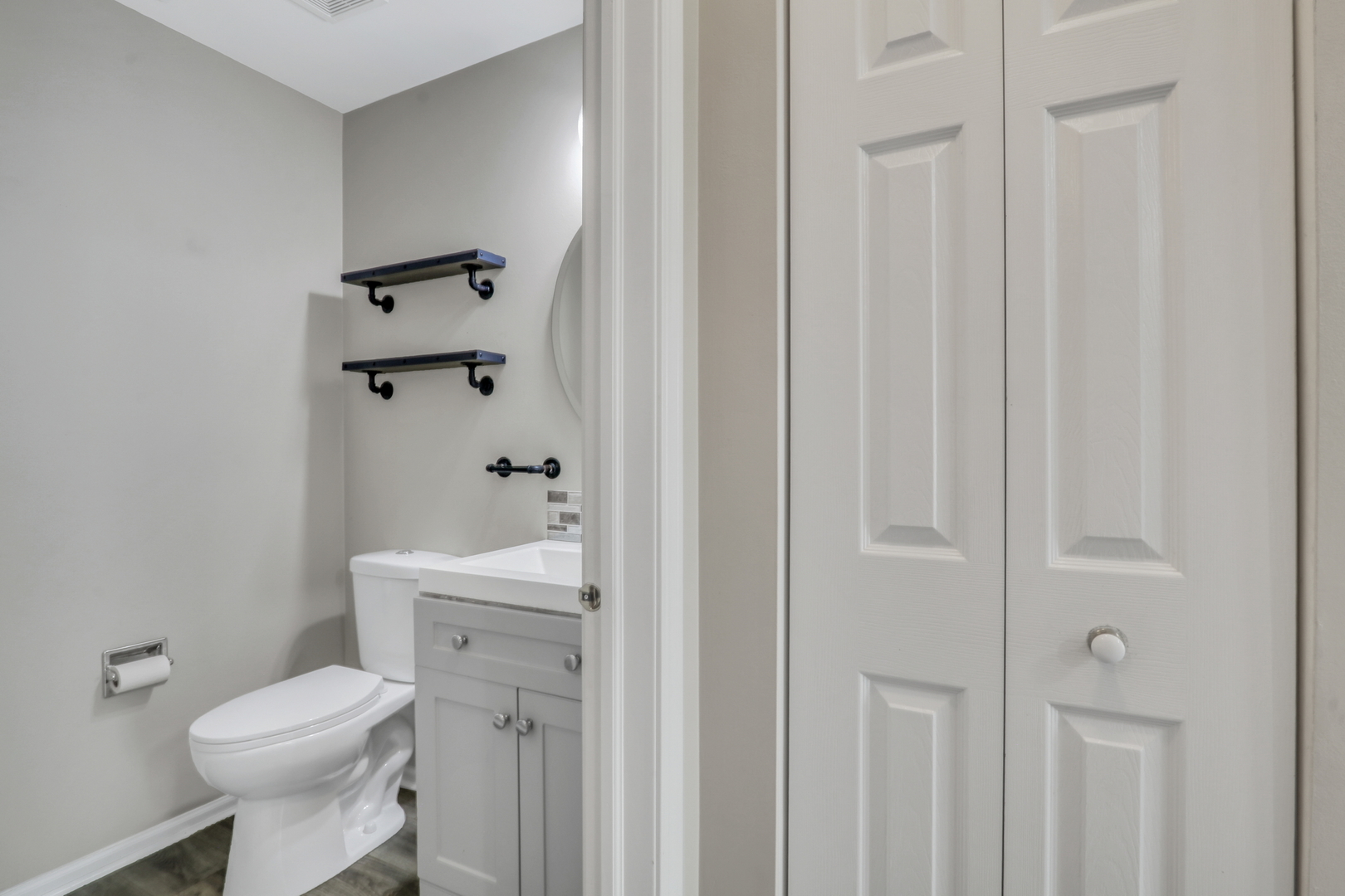 2804 Falling Waters Lane, Lindenhurst, IL 60046