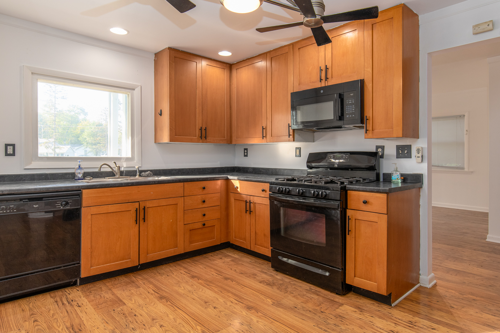 1401 Meadowbrook Drive, Round Lake Beach, IL 60073