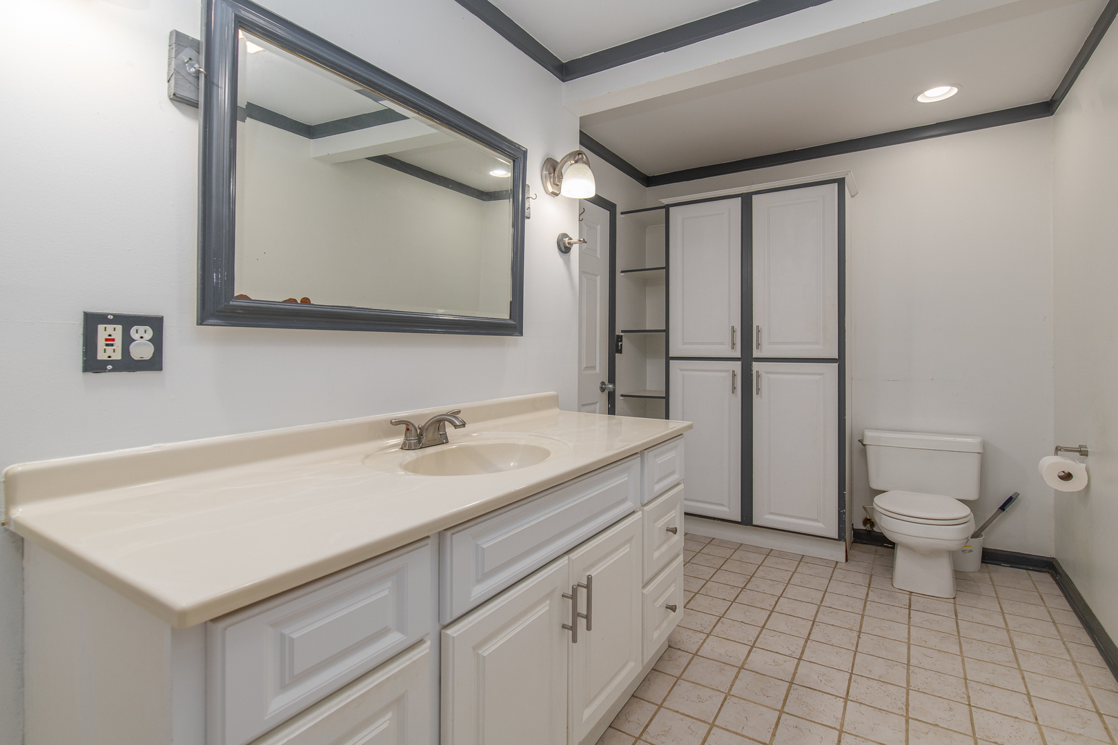 1401 Meadowbrook Drive, Round Lake Beach, IL 60073