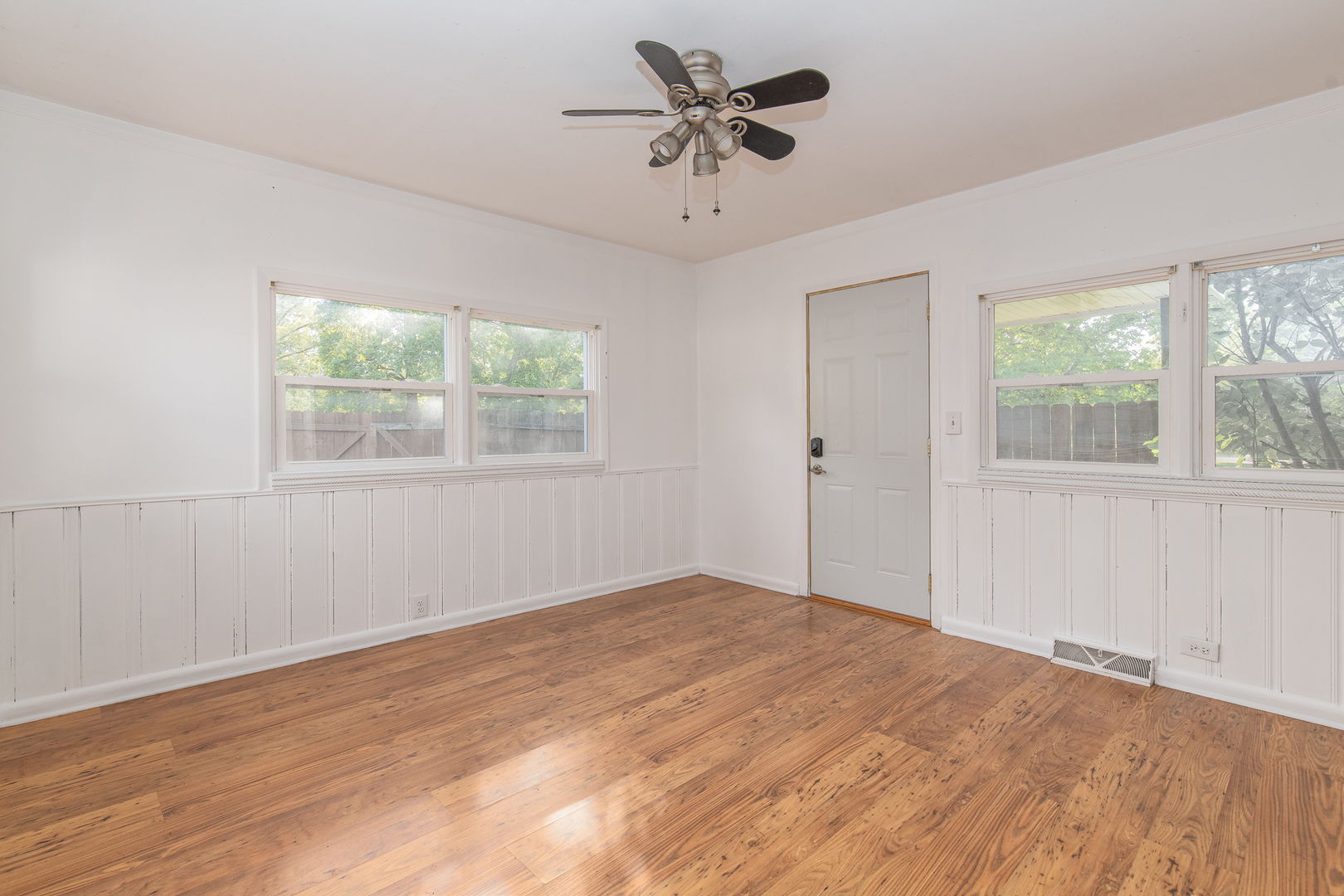 1401 Meadowbrook Drive, Round Lake Beach, IL 60073