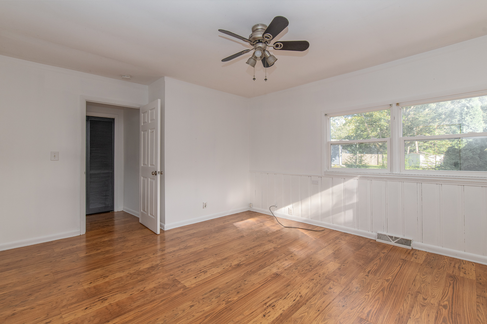 1401 Meadowbrook Drive, Round Lake Beach, IL 60073
