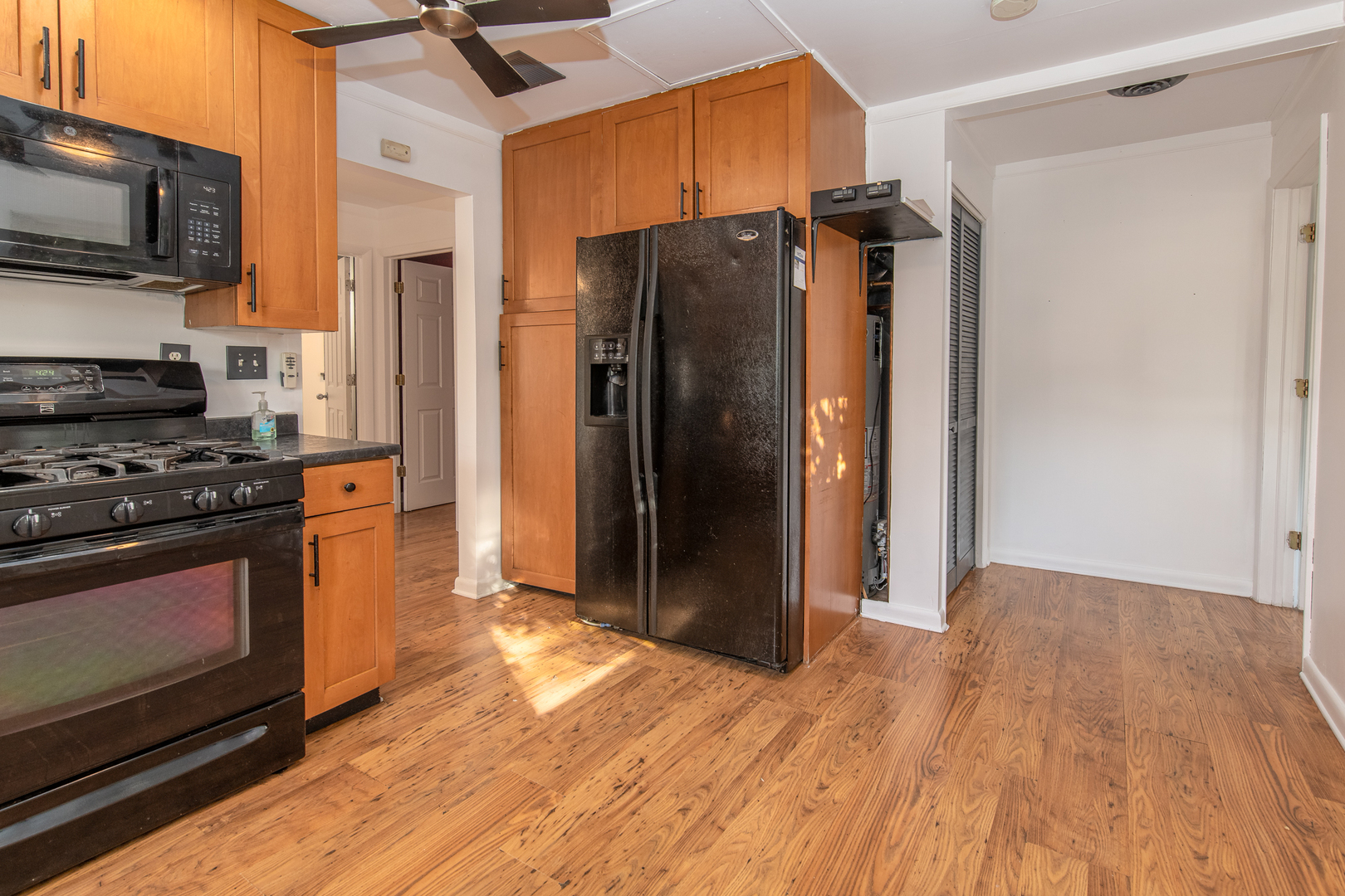 1401 Meadowbrook Drive, Round Lake Beach, IL 60073