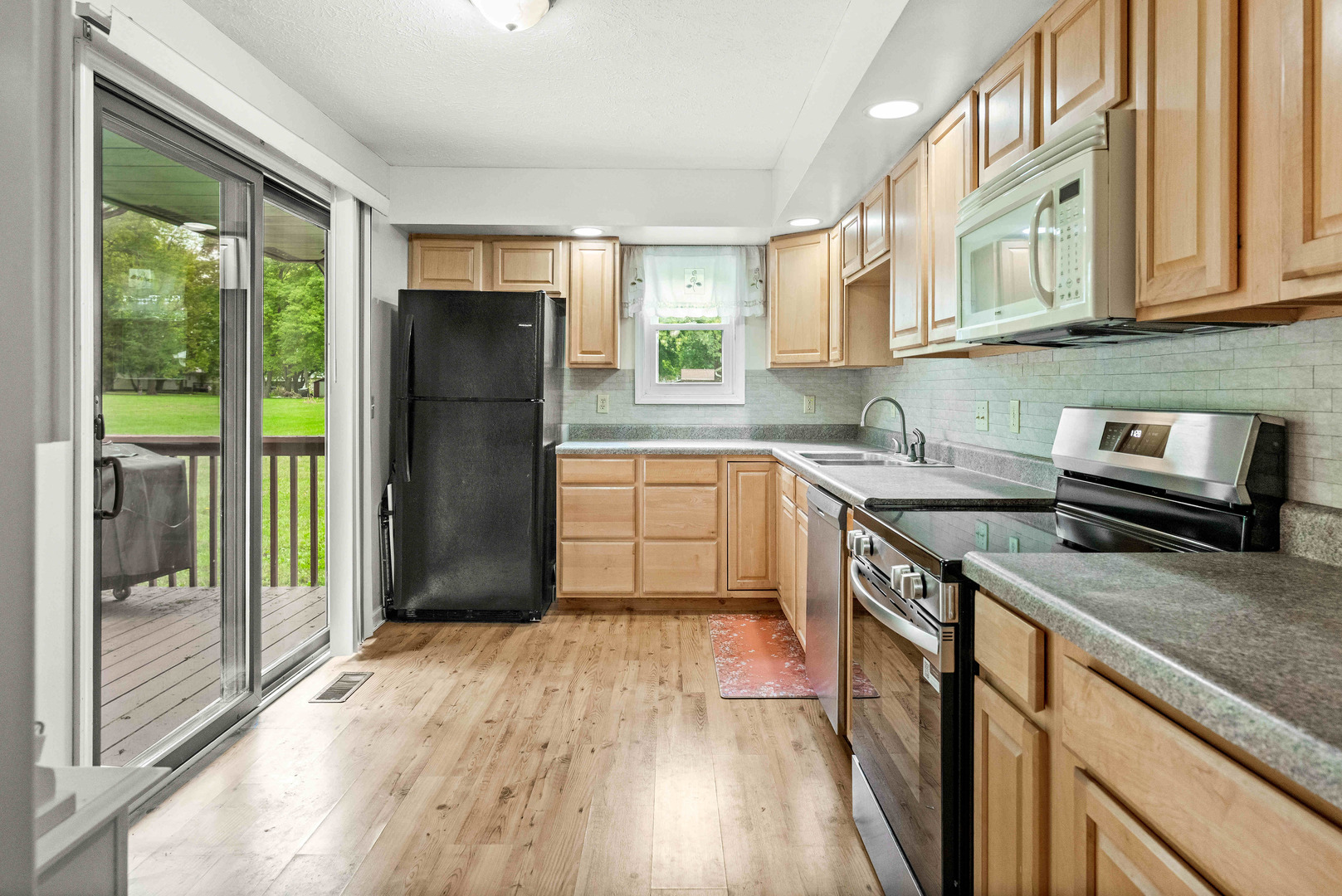 108 Cardinal Drive, Leroy, IL 61752