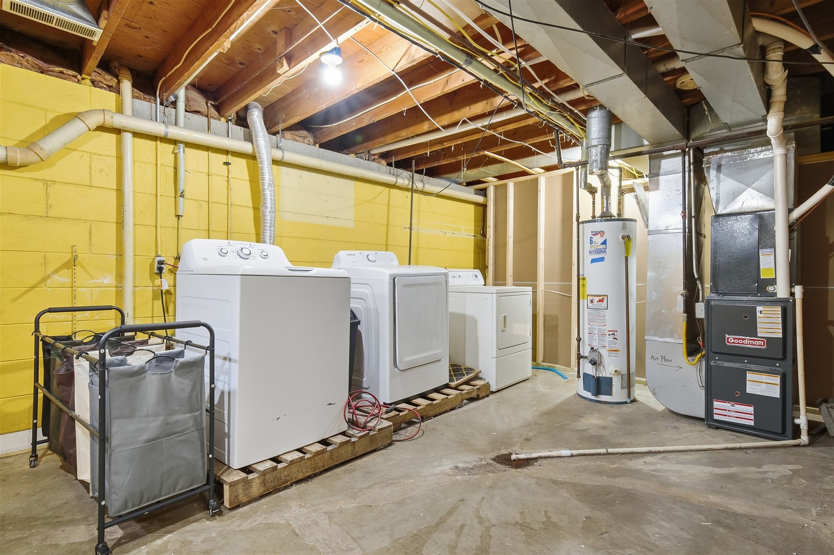 108 Cardinal Drive, Leroy, IL 61752