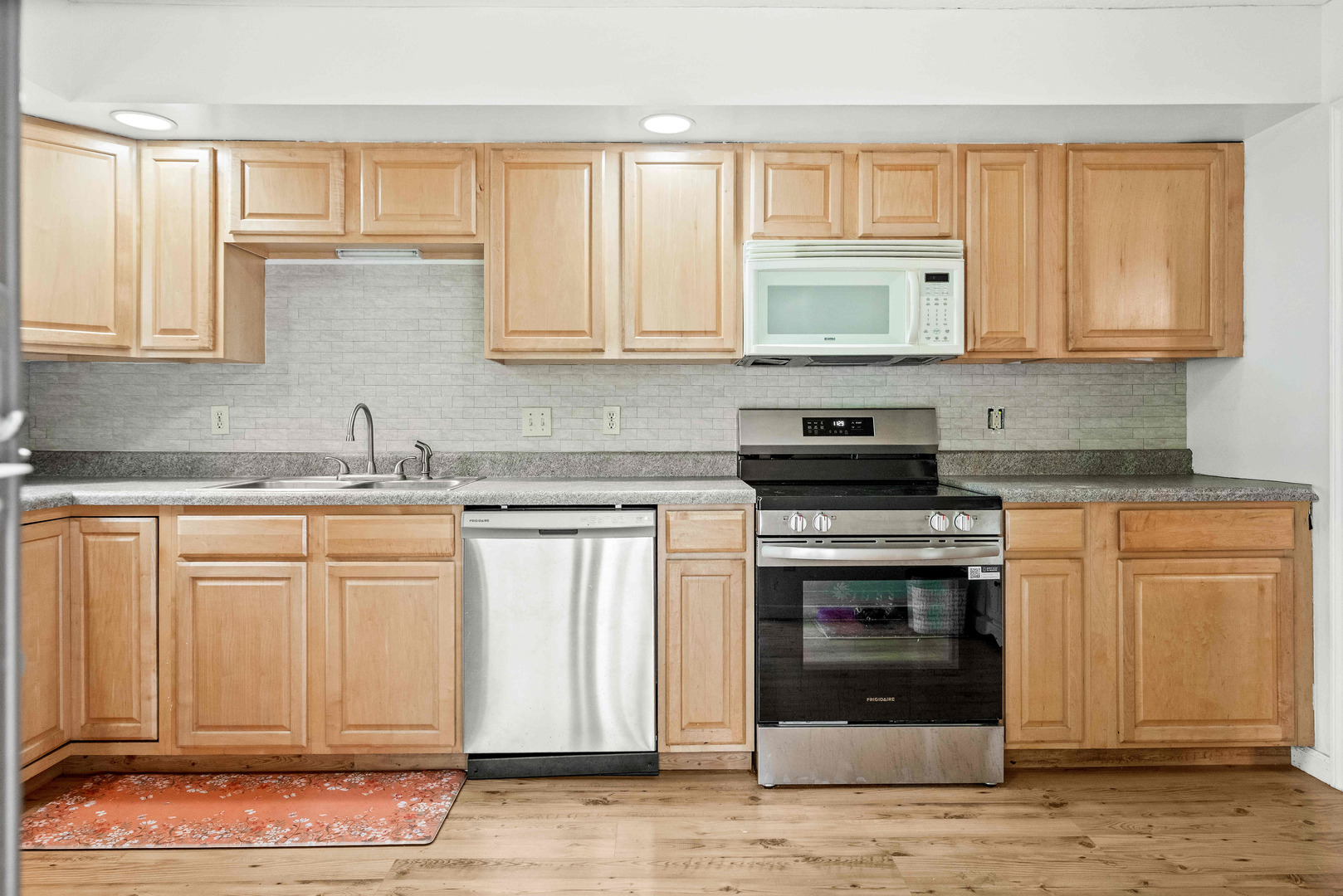 108 Cardinal Drive, Leroy, IL 61752