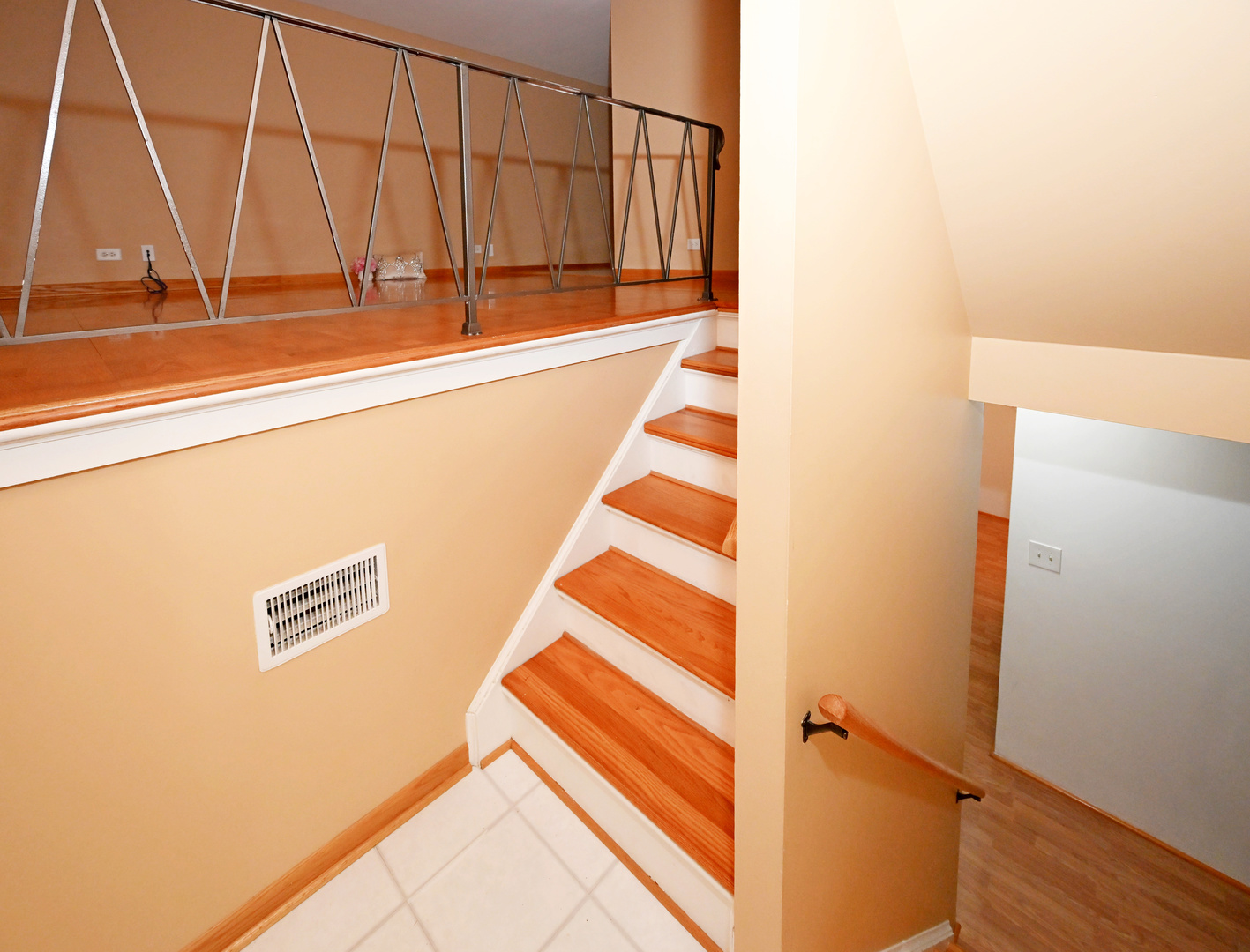 632 Grace Lane, Schaumburg, IL 60193