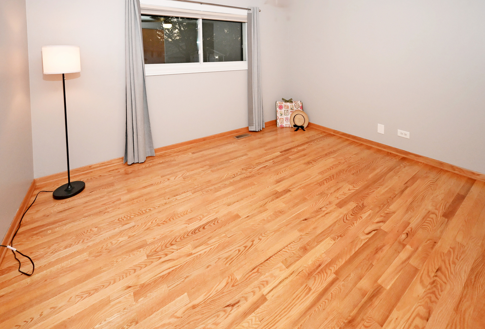 632 Grace Lane, Schaumburg, IL 60193