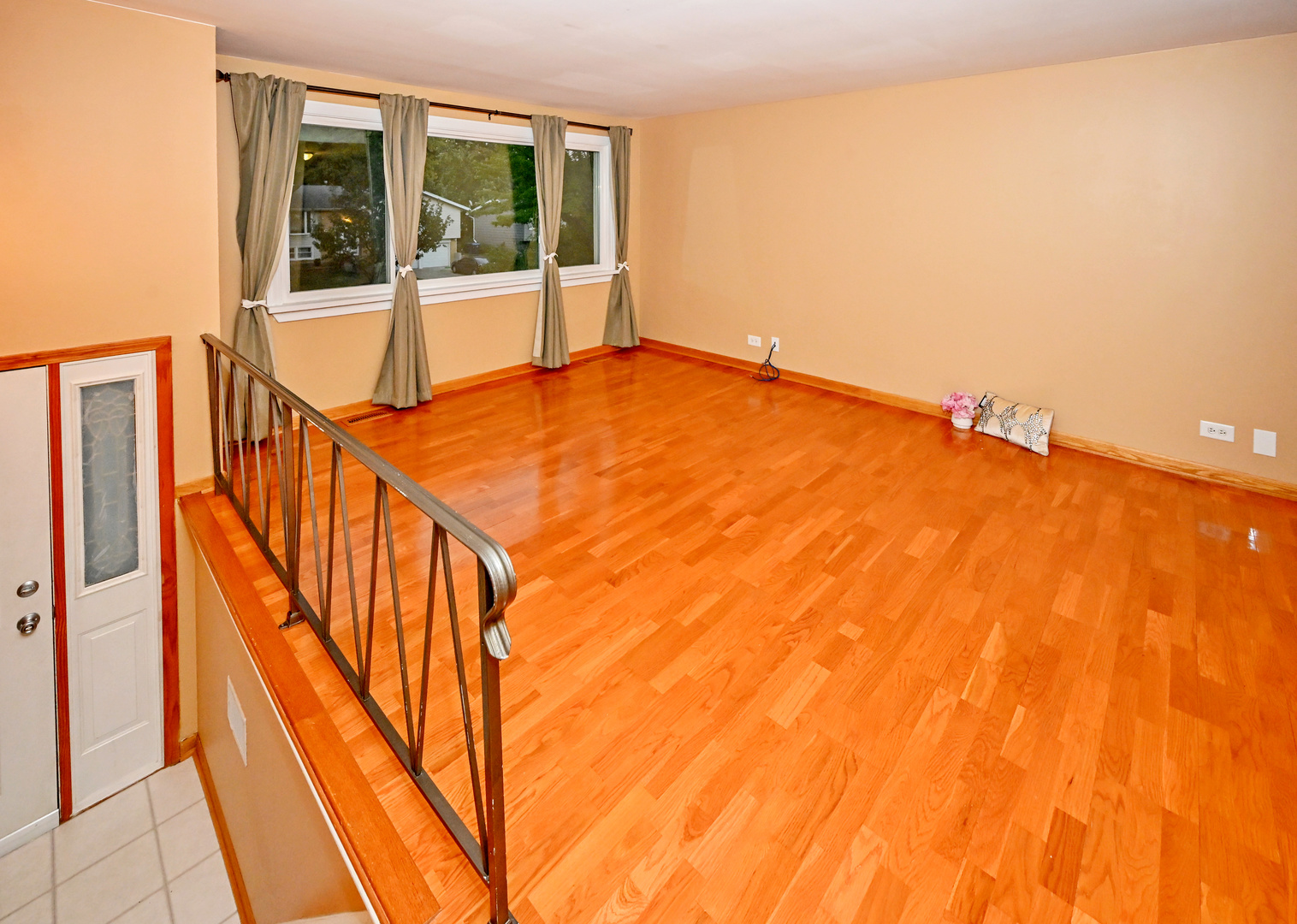 632 Grace Lane, Schaumburg, IL 60193