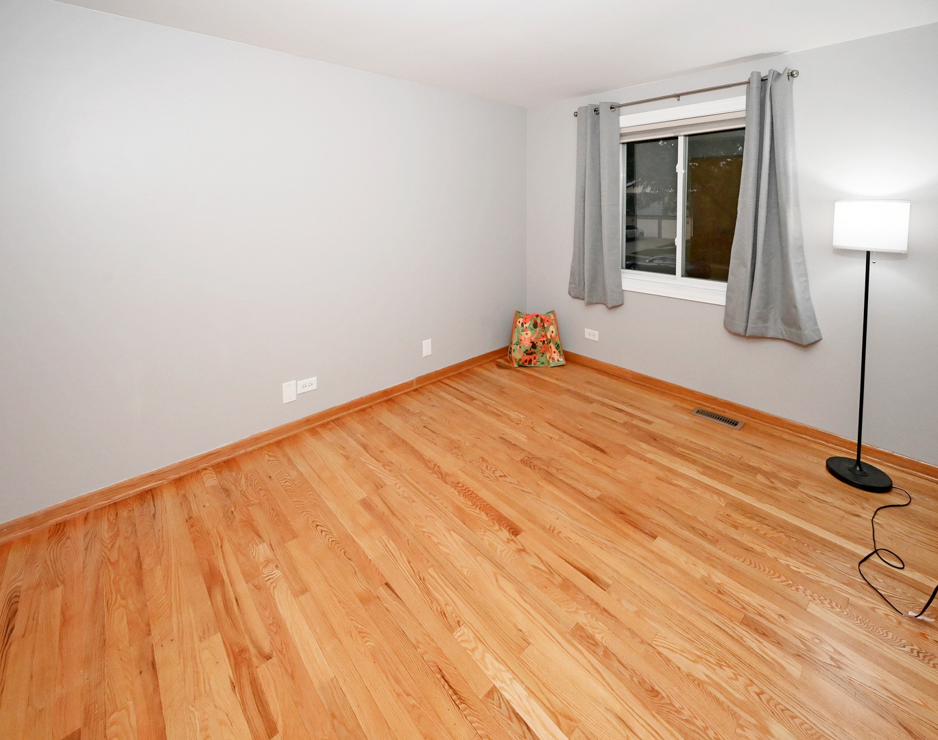 632 Grace Lane, Schaumburg, IL 60193