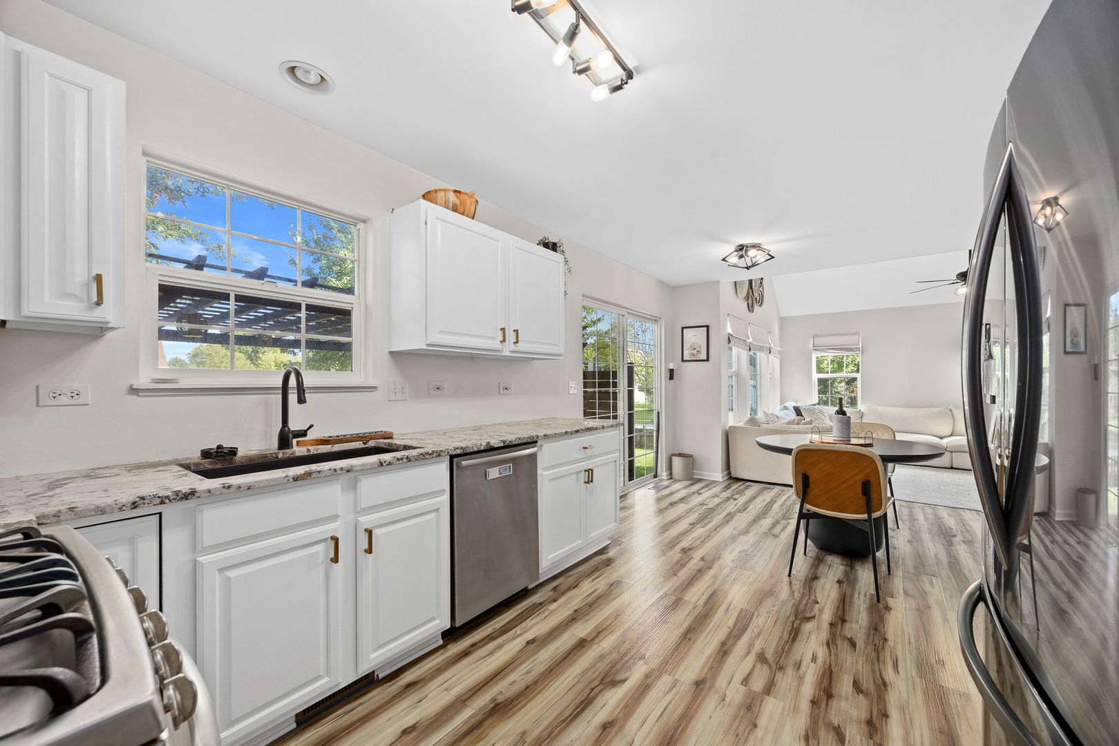 500 Half Moon Court, Oswego, IL 60543